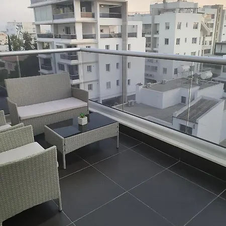 Immaculate 2-Bed Apartment In Larnaca * ラルナカ