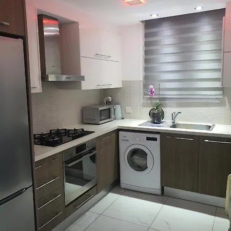 Immaculate 2-Bed Apartment In Larnaca Appartement Larnaca