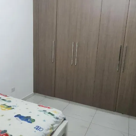 Immaculate 2-Bed Apartment In Larnaca ラルナカ