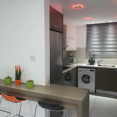 Immaculate 2-Bed Apartment In Larnaca * Larnaca